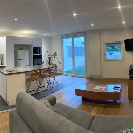 Apartment Magnifique Renove Avec Terrasse Guyancourt